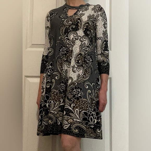 Black and White Floral Dress - Picture 1 of 6
